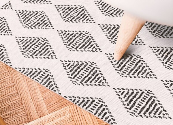 Módne vinylový koberec geometrické diamanty