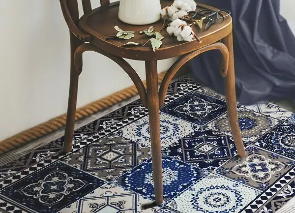 Vinylový koberec pre domácnosť kvetinové dlaždice