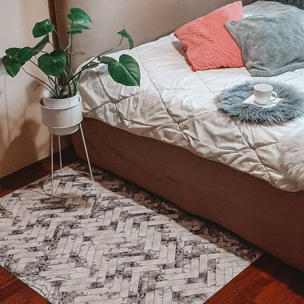 Módne univerzálny vinylový koberec mramor rybia kosť