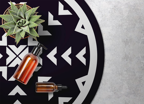 Módne guľatý vinylový koberec geometrické šípy