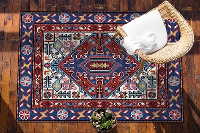 terasový koberec ľudovými ornamenty