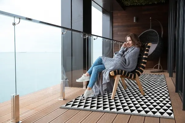 Moderné Koberec na balkóne trojuholníky vzor