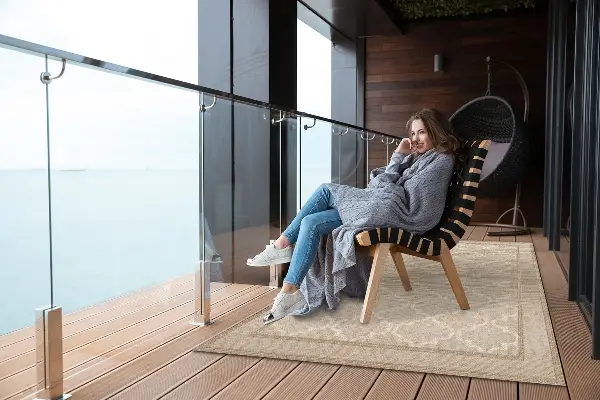 Koberec na balkóne marocký ďatelina
