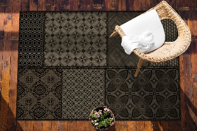 Krásny vonkajšie koberec Kombinácia rôznych vzorov