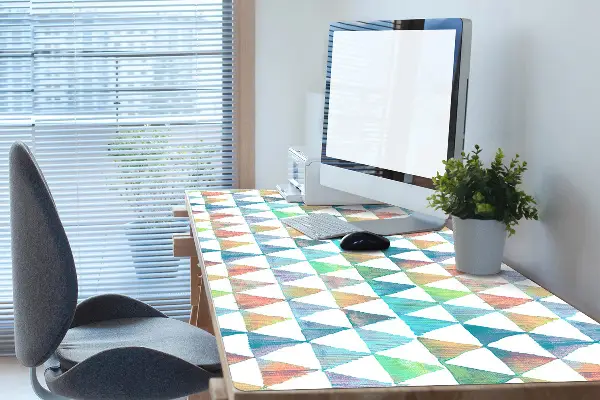 Ochranná podložka na stôl geometrické trojuholníky