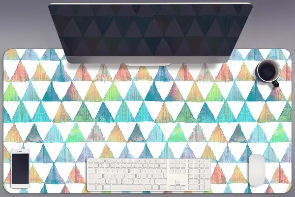 Ochranná podložka na stôl geometrické trojuholníky