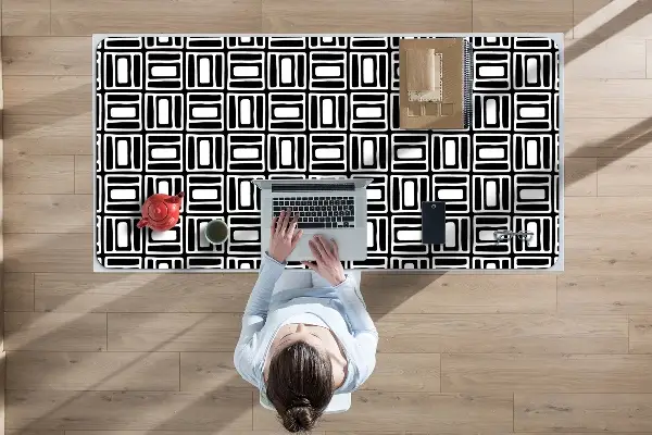 Ochranná podložka na stôl geometrický vzor