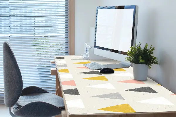 Podložka na písací stôl trojuholníkový pattern