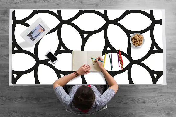Ochranná podložka na stôl geometrické tvary