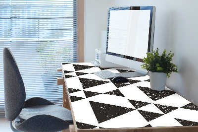 Ochranná podložka na stôl Čierne a biele trojuholníky