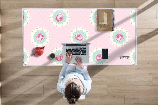 Veľká ochranná podložka na stôl Ruže a Dots