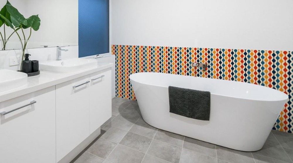 Čo dať na staré obkladačky v kúpeľni?