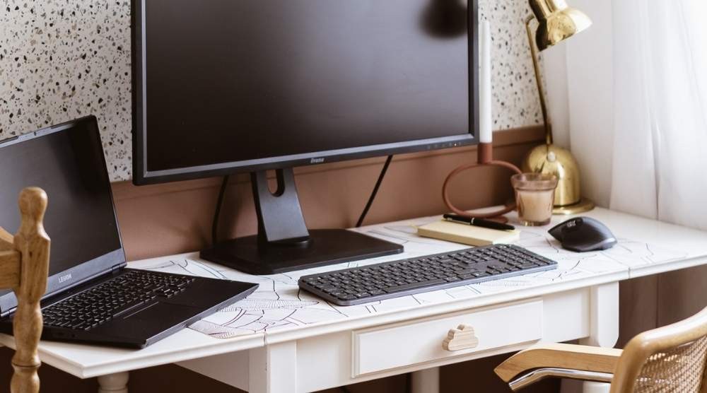 Domáca kancelária s charakterom – čo zlepší pohodlie vašej práce?